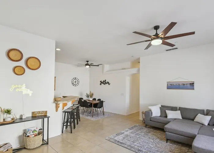 1 Mi To Lake: Airy W/ Patio In Havasu! *