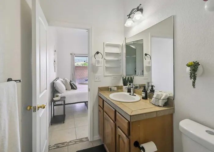 1 Mi To Lake: Airy W/ Patio In Havasu!