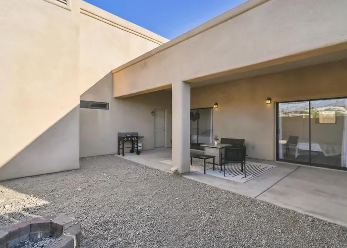 1 Mi To Lake: Airy W/ Patio In Havasu! Holiday home Lake Havasu City